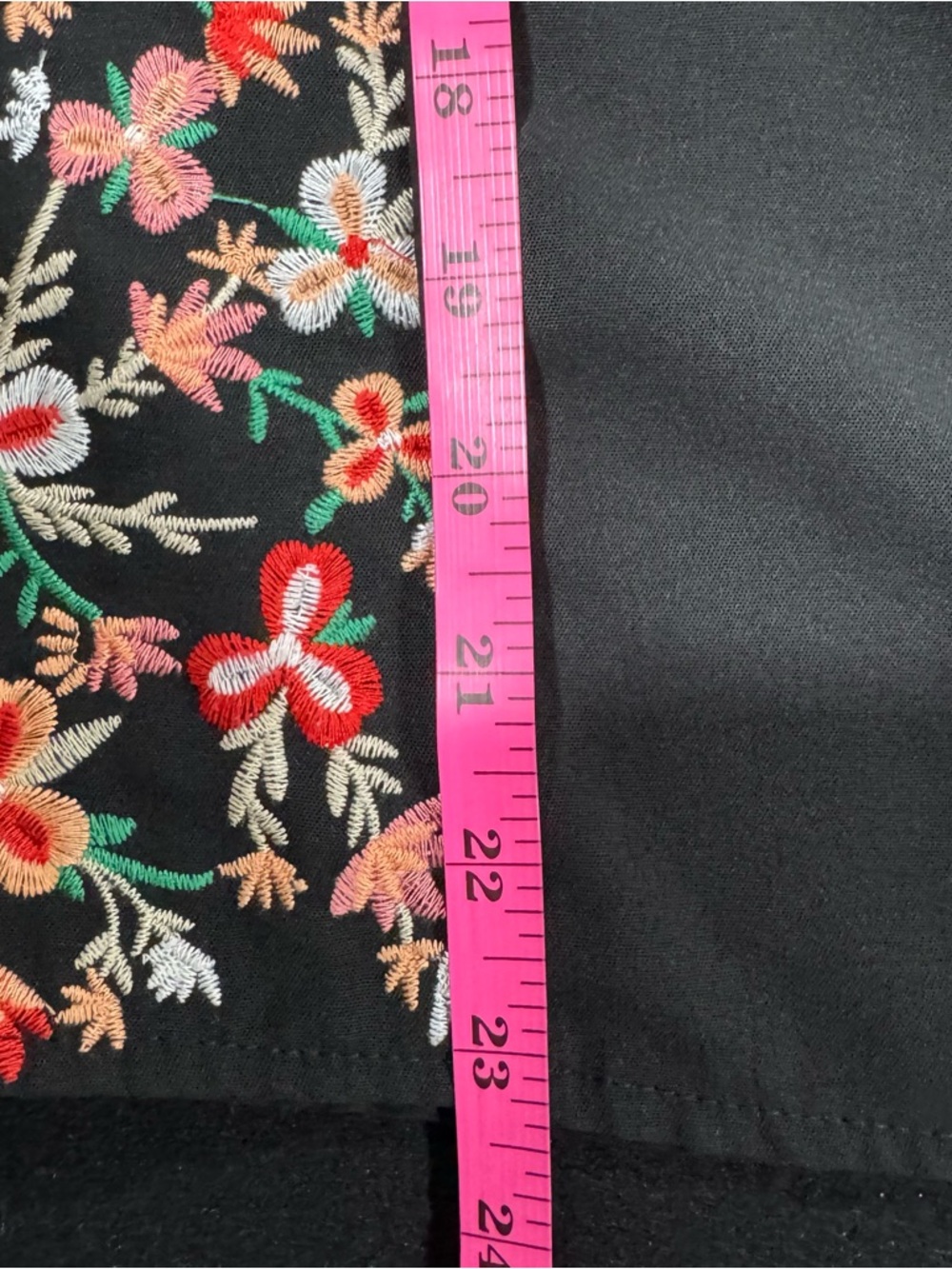Black Floral Embroidered Capped Sleeve Top 04-0130 - Picture 7 of 7